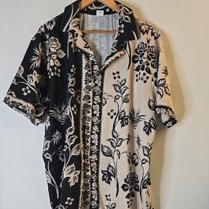Men's Short-Sleeve Floral Button-Up Shirt in Black and Cream